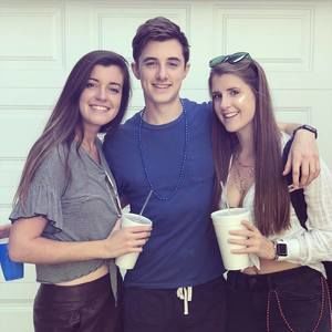 Meet your Posher, Nina